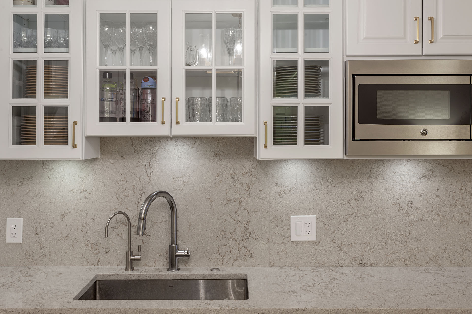 modern kitchen backsplash